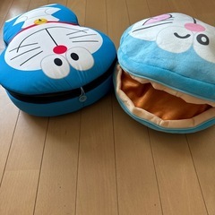 ドラえもんぬいぐるみ、クッションセットの画像