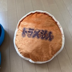 ドラえもんぬいぐるみ、クッションセットの画像