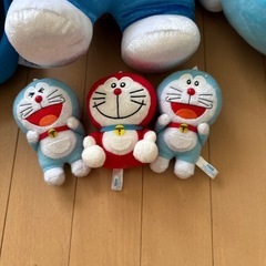 ドラえもんぬいぐるみ、クッションセットの画像