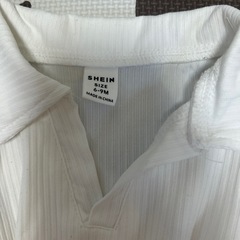 ベレー帽付きベビー服の画像
