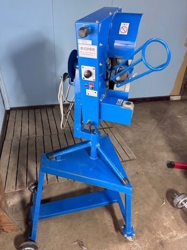 軟式球専用ピッチングマシーン