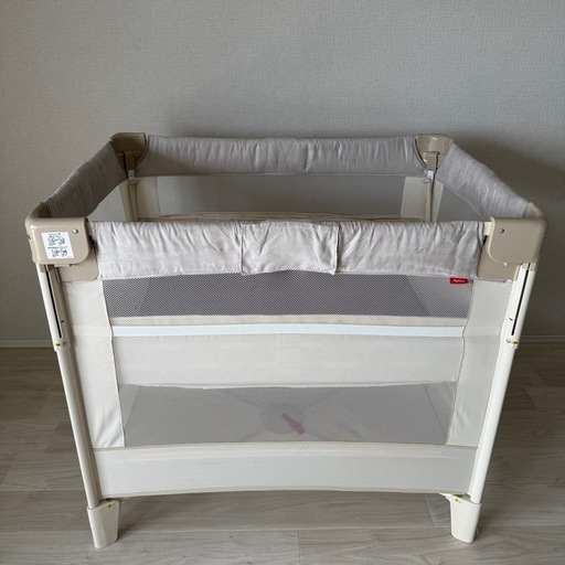 アップリカ ココネルエアー プラス　ベビーベッド 折り畳み可能