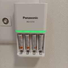 Panasonic エネループ 充電器 BQ-CC53　単4電池付の画像