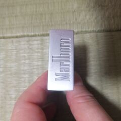 Marlboro Black Oneライター本体　着火確認済みの画像