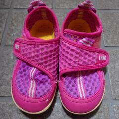 子供用シューズの画像