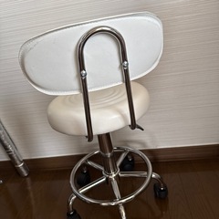 【買ったばかり美品】回転、高さ調節、椅子の画像