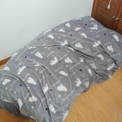 美品ダブルサイズ　掛け布団