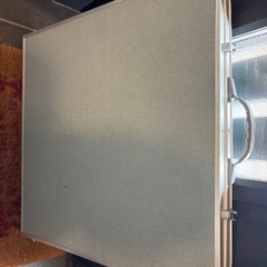 折りたたみテーブルの画像