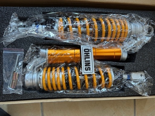 新品オーリンズ風サスペンション