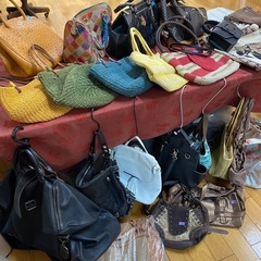 バックも沢山あります！明日フリマ開催!!
の画像