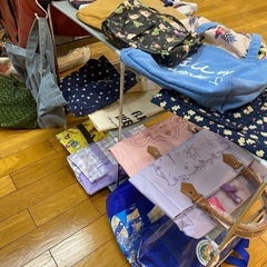 バックも沢山あります！明日フリマ開催!!
の画像