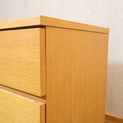 人気の無印良品(MUJI)のオーク材 キャビネット・木製扉！ナチュラルで明るい色合いのサイドボード。収納力もあり北欧スタイルインテリアにもおススメのリビングボードです♪の画像