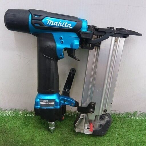 makita マキタ 釘打ち機 AF552H 動作未確認 ジャンク makita マキタ 釘打ち機 AF552H 動作未確認 ジャンクΩ