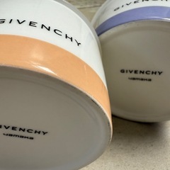 ①givenchy ジバンシー　容器の画像