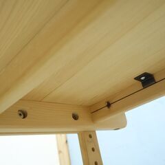 ヒノキ、杉無垢家具の専門メーカーhinoki craft(ヒノキクラフト)のキッズデスクです。コンパクトで可愛らしデザインはお子様の学習机や在宅ワークなどに。リビングなどにもおススメです♪ の画像
