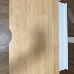パソコンデスクの画像