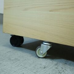 ヒノキ、杉無垢家具の専門メーカーhinoki craft(ヒノキクラフト)のデスクワゴンです。シンプルでコンパクトなデザインはお子様の学習机や在宅ワークなどに。リビングなどの収納にもおススメです♪ の画像