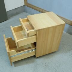 ヒノキ、杉無垢家具の専門メーカーhinoki craft(ヒノキクラフト)のデスクワゴンです。シンプルでコンパクトなデザインはお子様の学習机や在宅ワークなどに。リビングなどの収納にもおススメです♪ の画像