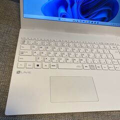 NEC　LAVIE N15 N1575/CAW (Core i7-1165G7/16GB/SSD・512GB/PC-N1575CAW）パールホワイトの画像