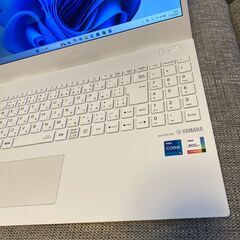 NEC　LAVIE N15 N1575/CAW (Core i7-1165G7/16GB/SSD・512GB/PC-N1575CAW）パールホワイトの画像