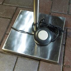 遠藤照明 フロアランプ ホワイトブロンズメッキ 高さ約154cm スタンドライト シルバー EF-4452S 2008年製 ランプ 照明 札幌市東区 新道東店の画像