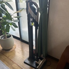 ジャンク品　コードレス掃除機　HITACHI