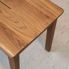 karimoku(カリモク家具)のCU4886 ウォールナット材 ダイニングベンチです。シンプルで飽きの来ない長椅子は北欧テイストや和モダンなどのインテリアのアクセントに。飾り棚や花台としても♪の画像