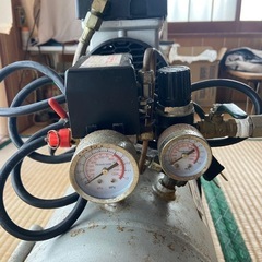 (使えるが訳あり)静音オイルレスエアーコンプレッサーの画像