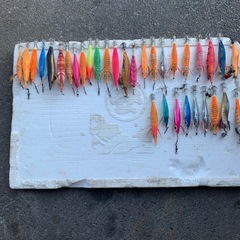 イカ釣り  エギ  各100円   の画像