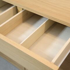 人気の無印良品(MUJI)のオーク材 キャビネット・木製扉！ナチュラルで明るい色合いのサイドボード。収納力もあり北欧スタイルインテリアにもおススメのリビングボードです♪の画像