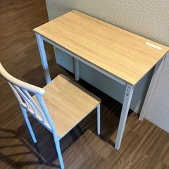 パソコンデスク&チェアの画像