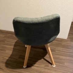 グレー チェアの画像