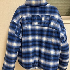 supremeリバーシブルダウンの画像