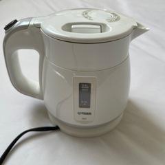 Tiger 電気ケトル 0.6L（転倒流水防止構造付き）の画像
