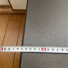 小さいテーブルの画像