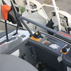イセキ コンバイン 3条刈 HVA316G 全面刈 16馬力 グレンタンク ズームオーガ 【簡易清掃】【農機具でっく】【福岡】【コンバイン】の画像