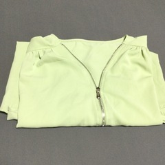 ◆トップス◆レディース 黄緑 ジッパー付　代理出品の画像