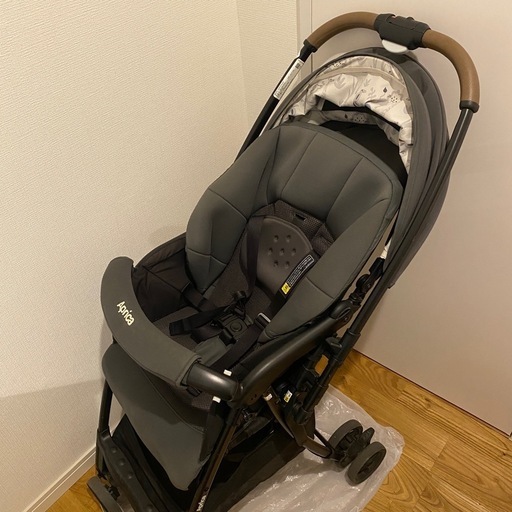 【美品】アップリカ カルーンエアーメッシュレザーハンドル 軽量 両対面 アップリカ カルーンエアー メッシュ AB ネイビー(NV)超軽量3.9