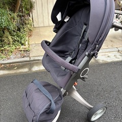 ストッケエクスプローラー　イージーゴーチャイルドシートとセット　新生児より使用可の画像