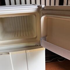 小型冷蔵庫（98L）引取り限定で差し上げますの画像