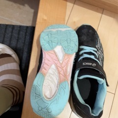 サイズ２３.５スニーカーの画像