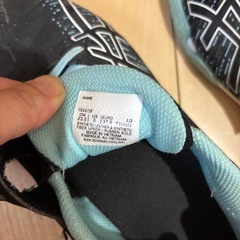 サイズ２３.５スニーカーの画像