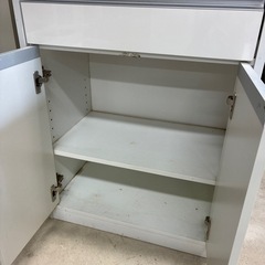 食器棚　収納家具の画像