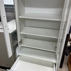 食器棚　収納家具の画像