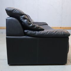 maruni(マルニ)のconfort one(コンフォートワン)シリーズよりMARNIEⅢ(マーニー)トリプルソファです。ふっくらとしたフォルムと身体全体を包み込むような座り心地が魅力の3シーター♪の画像