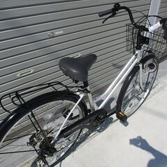 E413★限定特価★ 中古自転車 【27インチ　軽快車　シルバー　6段　LEDオートライト 】 の画像