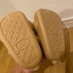 スリーコインズ　犬　キッズ　サンダル　14〜14.5cmベージュ　人気完売の画像