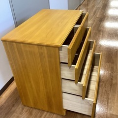 チェスト4段キャスター付き【町田市再生家具】251321の画像