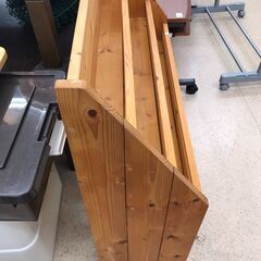 【ジャングル・ジャングル岩出店】【A830】木製マガジンラック 中古 家具 和歌山 岩出市 紀の川市 海南市の画像