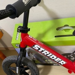 ストライダー、bernヘルメット、サポーターセットの画像